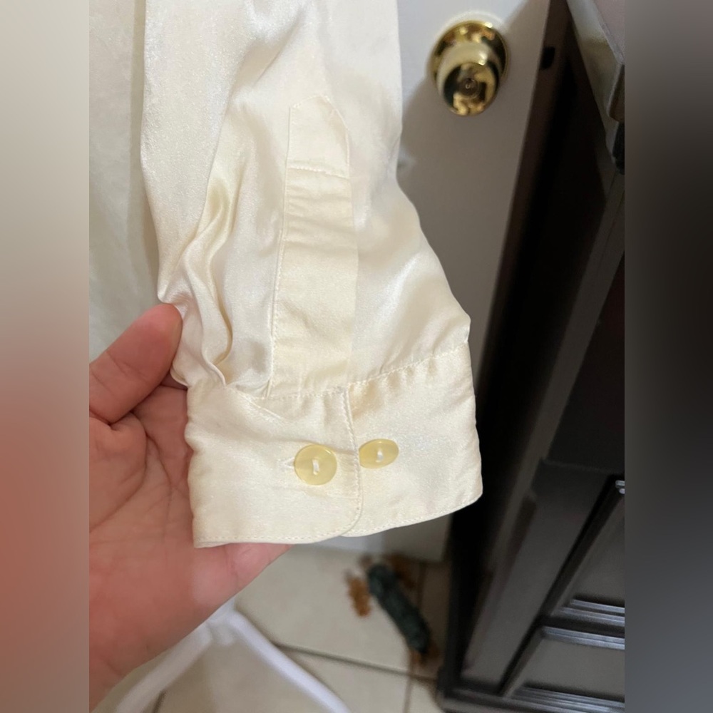 (20) Anna & Frank Cream Button-Up Blouse - Picture 3 of 14